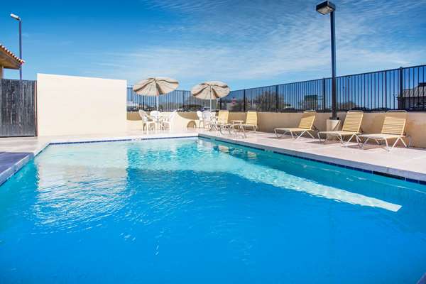 Pool - Days Inn Phoenix North - I-17, Exit 215