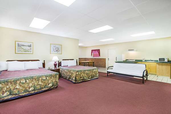  - Days Inn Parkway Bristol