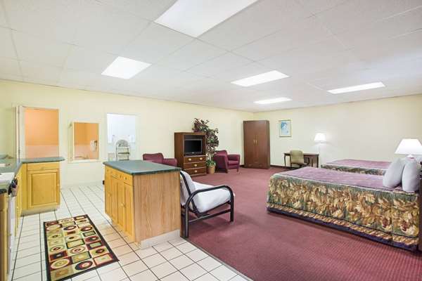  - Days Inn Parkway Bristol