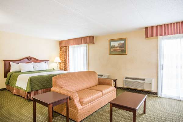 Suite - Days Inn Sutton - I-79, Exit 67
