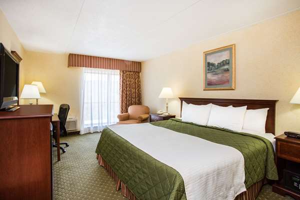  - Days Inn Sutton - I-79, Exit 67