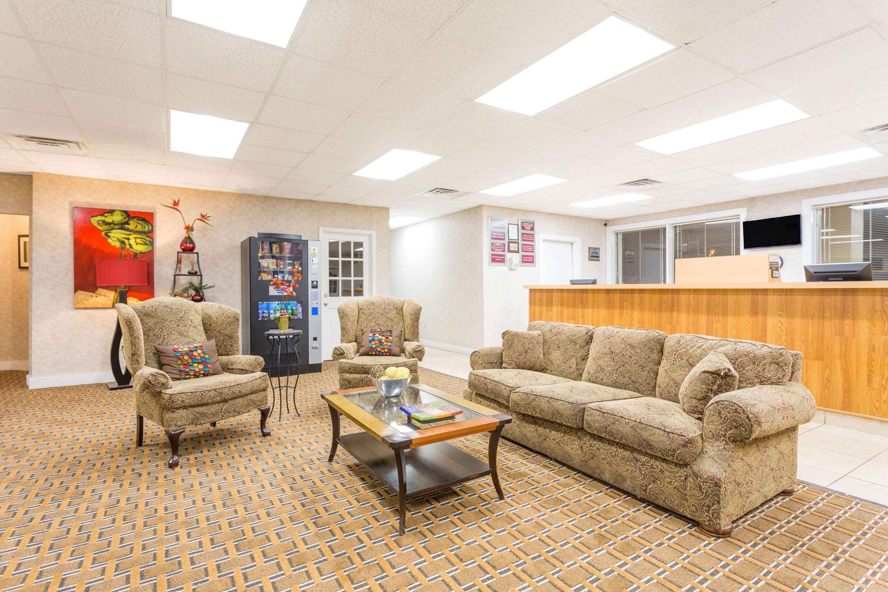 Lobby | Days Inn by Wyndham Chester
