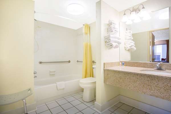  - Days Inn Chester - I-95, Exit 61B
