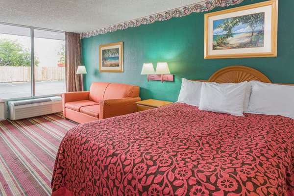  - Days Inn South Airport Fort Myers