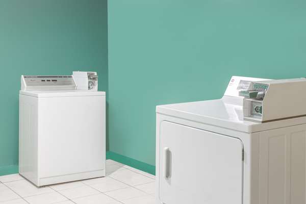  - Days Inn South Airport Fort Myers