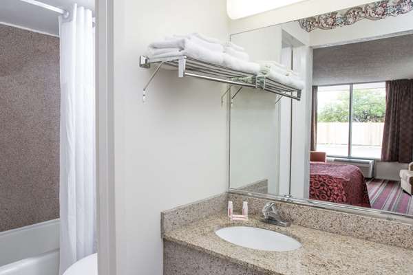  - Days Inn South Airport Fort Myers