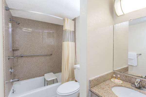  - Days Inn South Airport Fort Myers