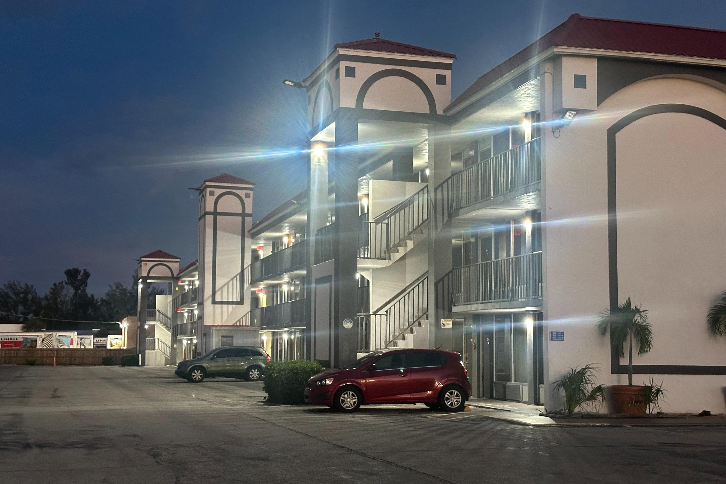 Exterior | Days Inn by Wyndham Fort Myers