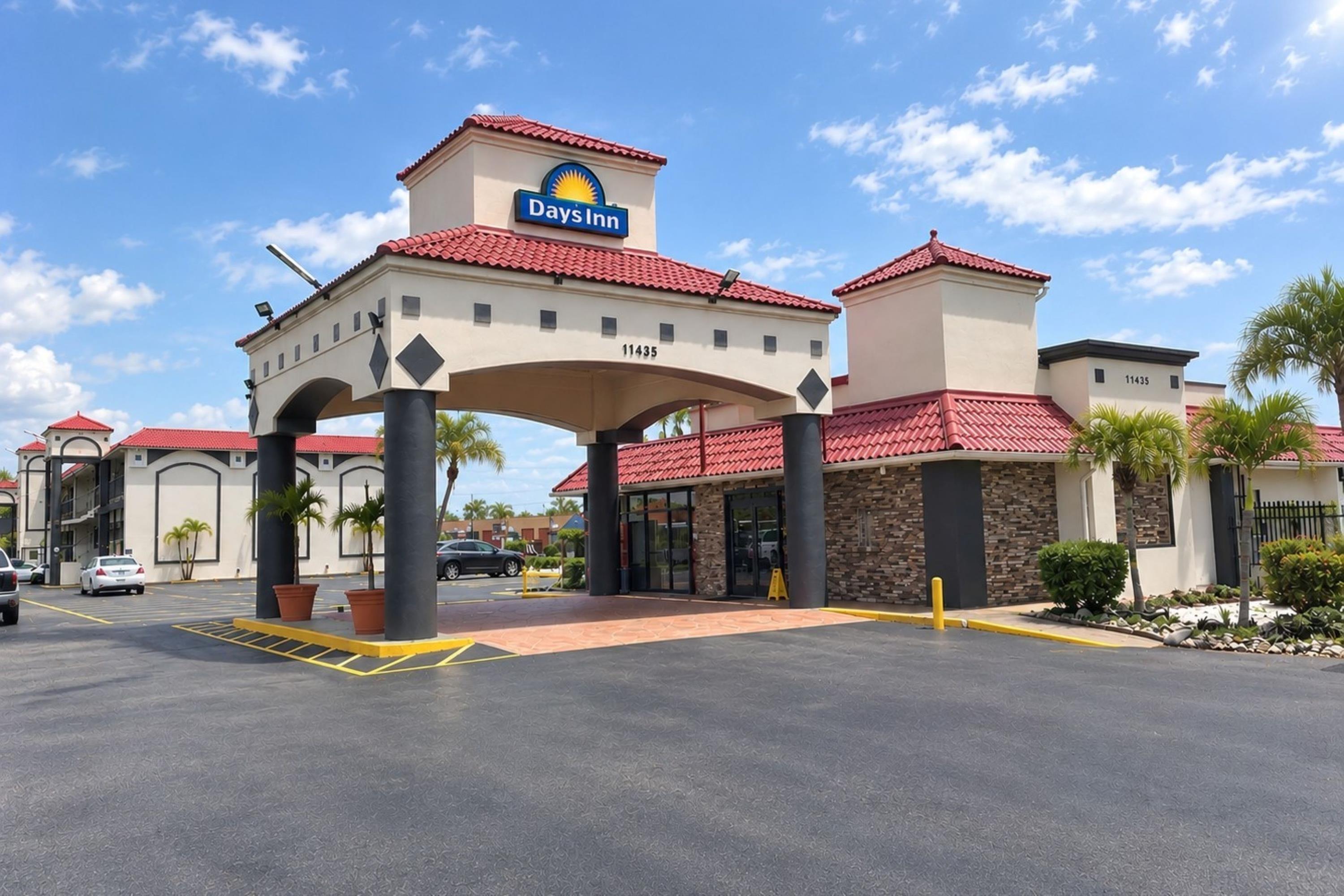 Exterior | Days Inn by Wyndham Fort Myers