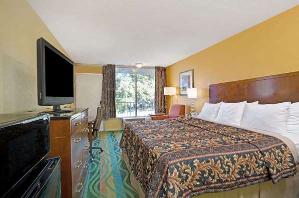  - Days Inn Military Circle Norfolk - I-264, Exit 13