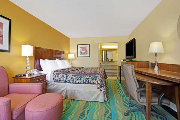  - Days Inn Military Circle Norfolk - I-264, Exit 13