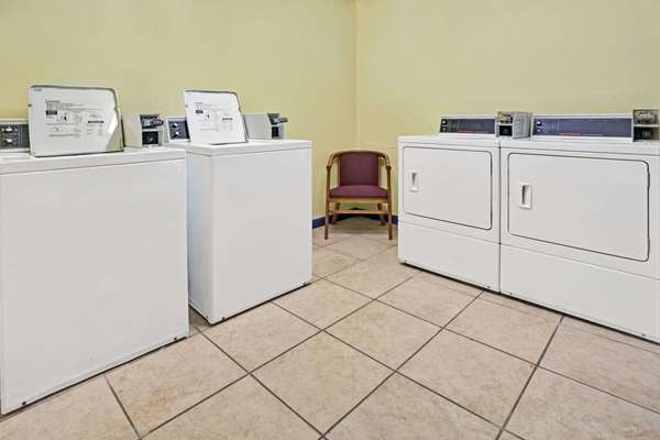  - Days Inn Military Circle Norfolk - I-264, Exit 13