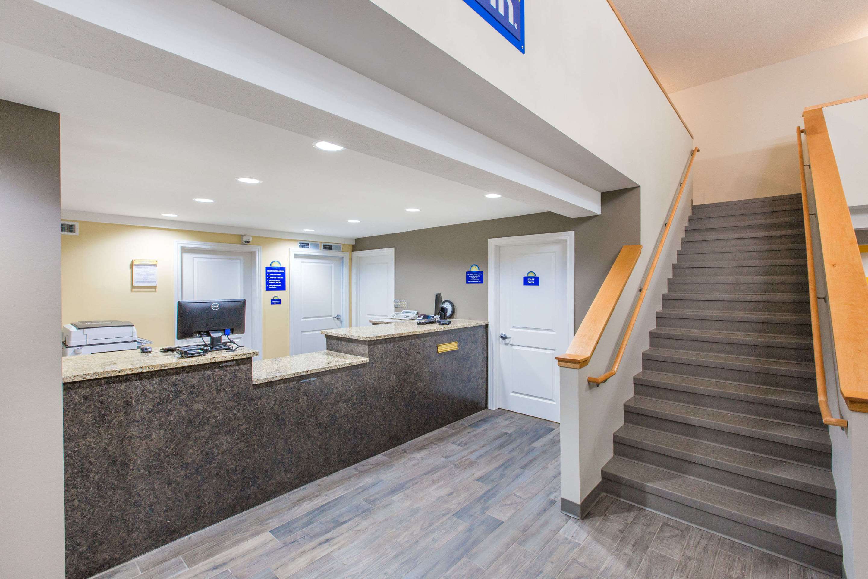 Lobby | Days Inn by Wyndham Hays