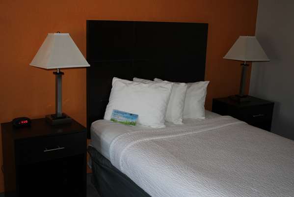  - Days Inn Hays - I-70, Exit 159