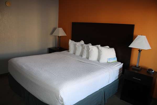  - Days Inn Hays - I-70, Exit 159