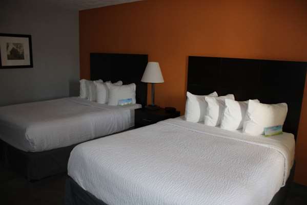  - Days Inn Hays - I-70, Exit 159