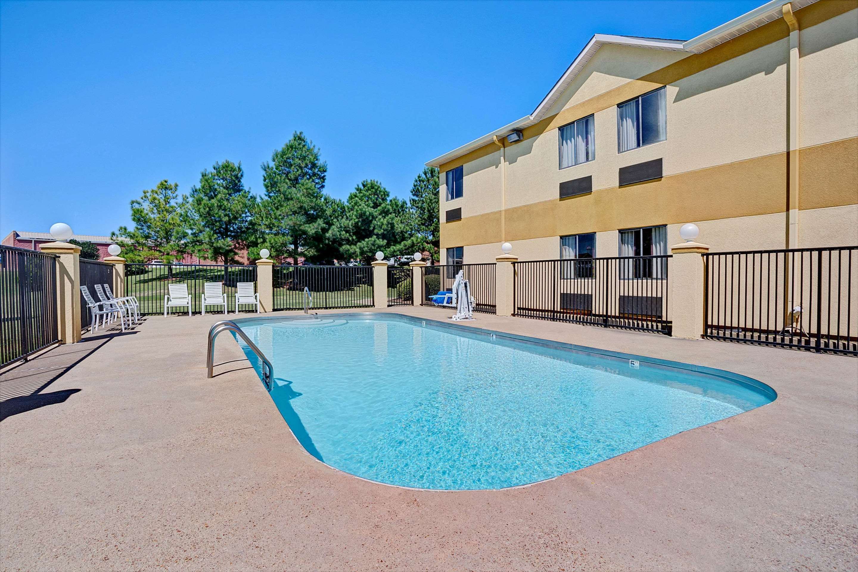 Pool Area | Super 8 by Wyndham Hernando