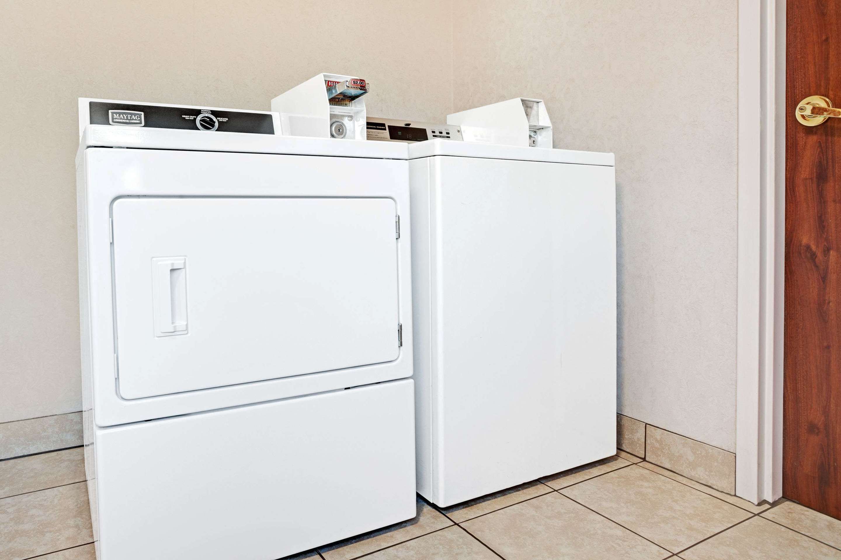 Guest Laundry | Super 8 by Wyndham Hernando