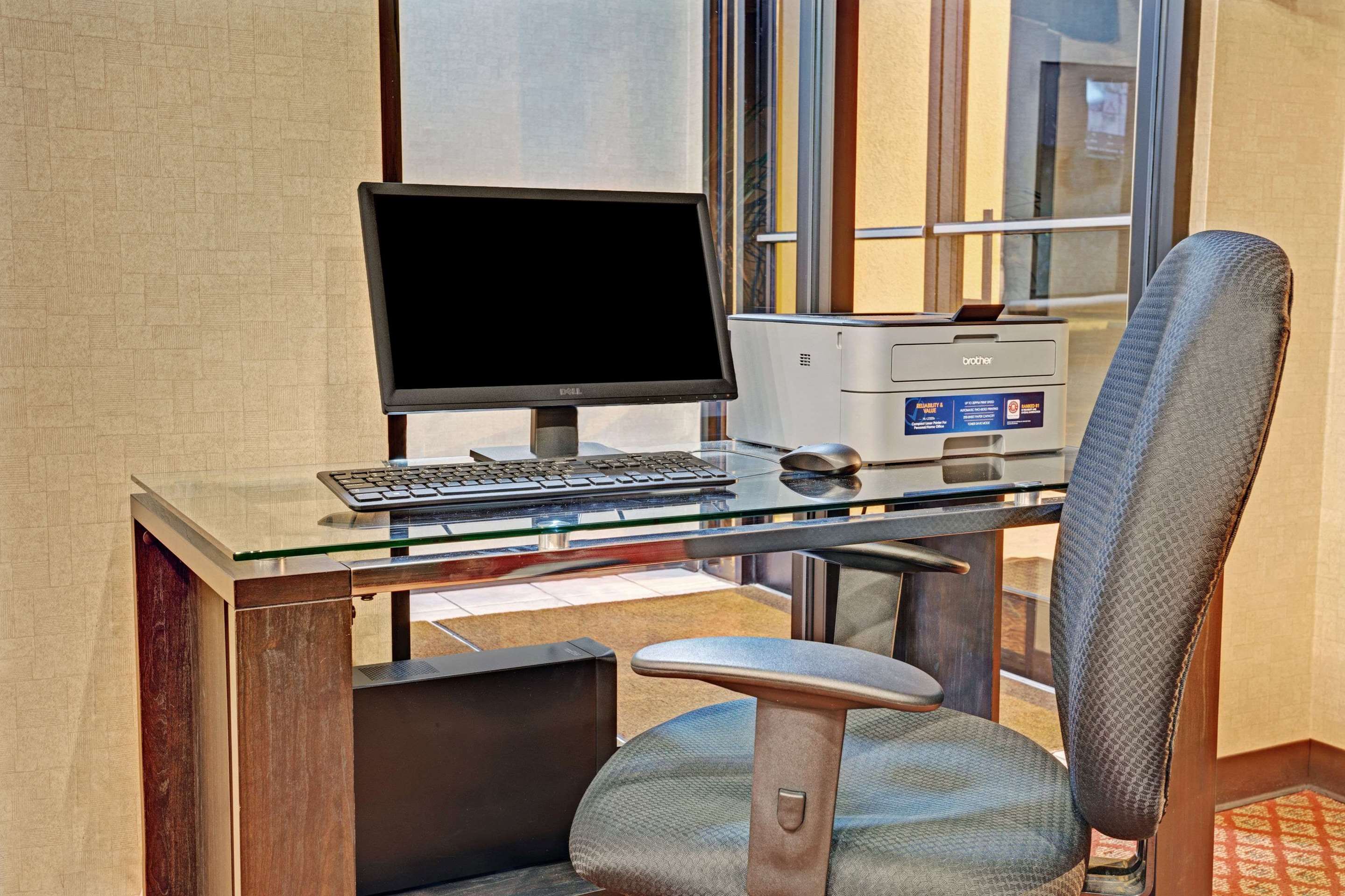 Business Center | Super 8 by Wyndham Hernando
