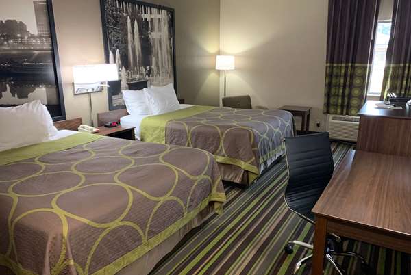  - Super 8 Hotel Hernando - I-55, Exit 280