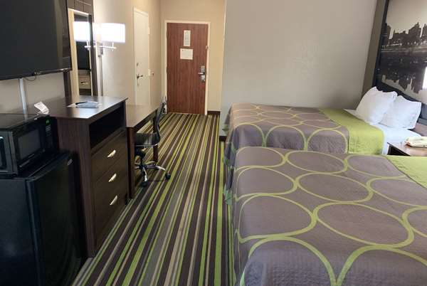  - Super 8 Hotel Hernando - I-55, Exit 280