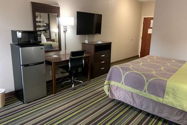  - Super 8 Hotel Hernando - I-55, Exit 280