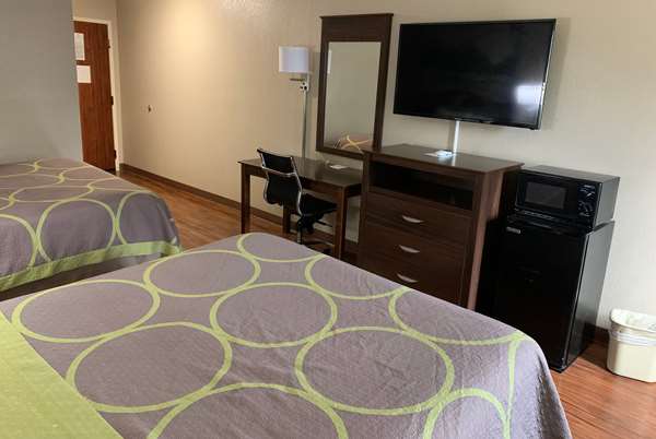  - Super 8 Hotel Hernando - I-55, Exit 280