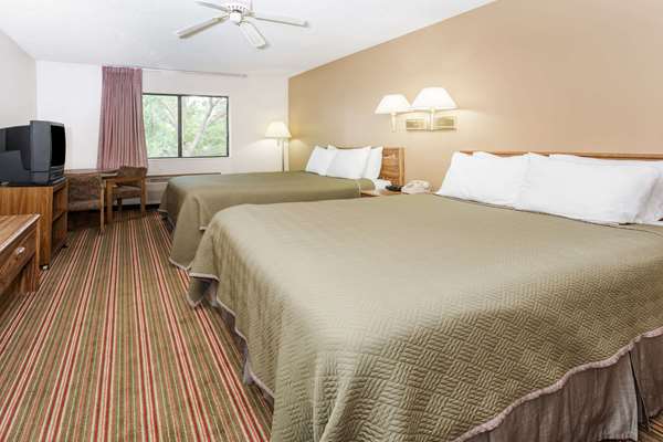  - Travelodge Longmont - I-25, Exit 240