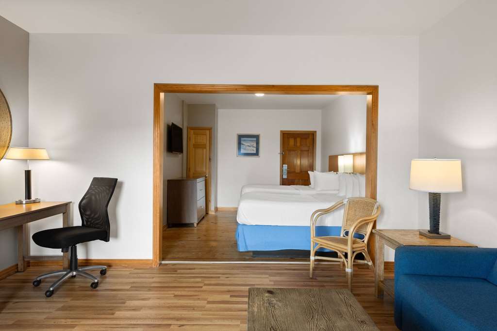DAYS INN KILL DEVIL HILLS-guestroom-Guest Room,Suite,On-Site.jpg