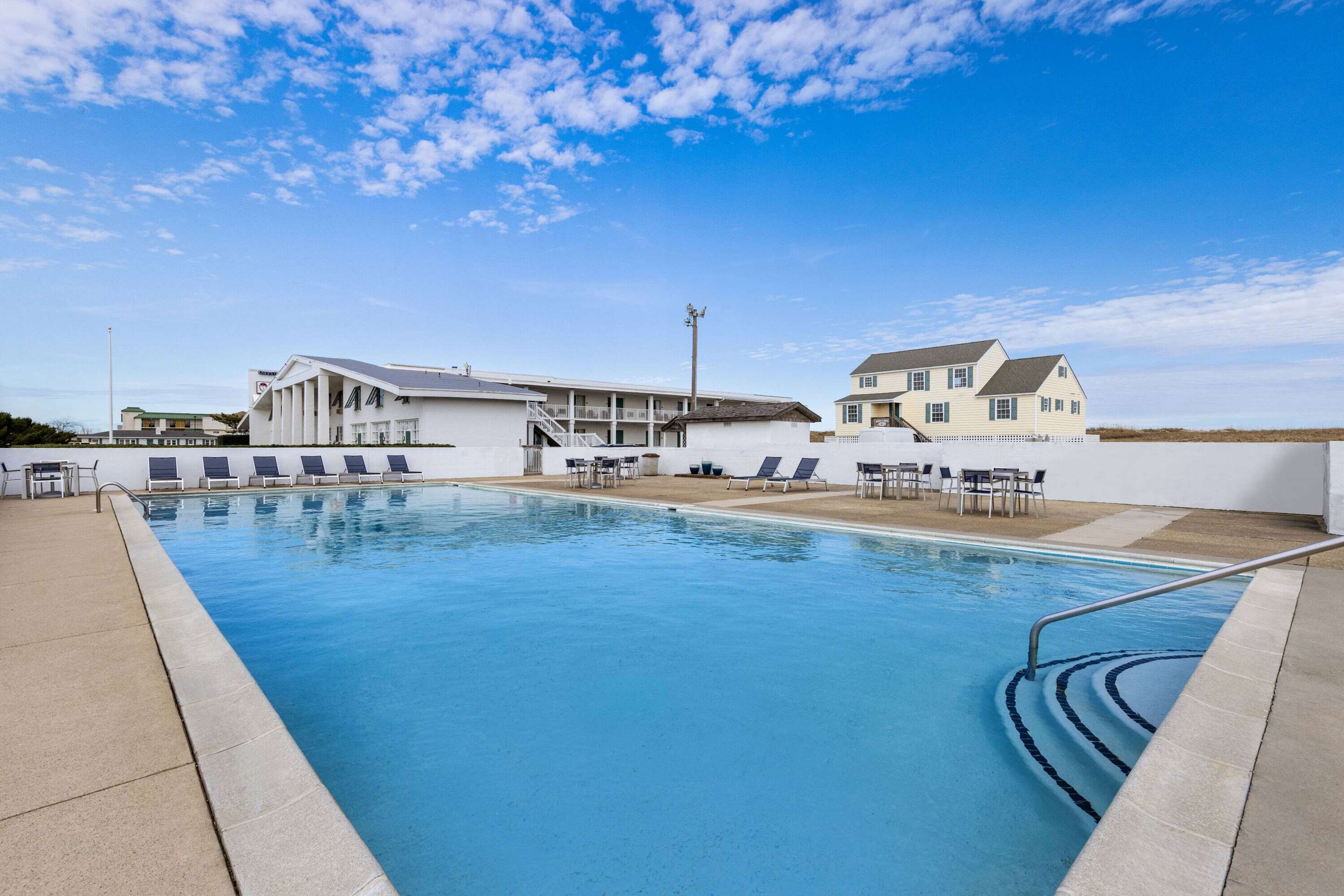Pool | Days Inn by Wyndham Kill Devil Hills Oceanfront - Wilbur