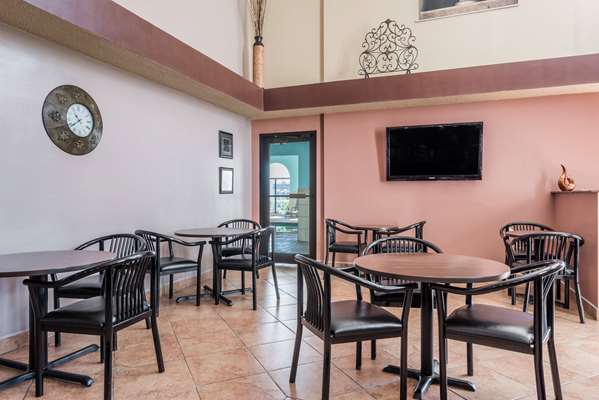  - Days Inn Medical Center Amarillo - I-40, Exit 65