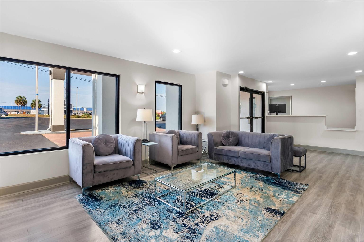 DAYS INN BY WYNDHAM, ENTERPRISE-guestroom-Sitting area,On-Site.jpg