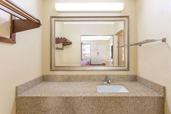  - Days Inn I-95 North Florence - I-95, Exit 164