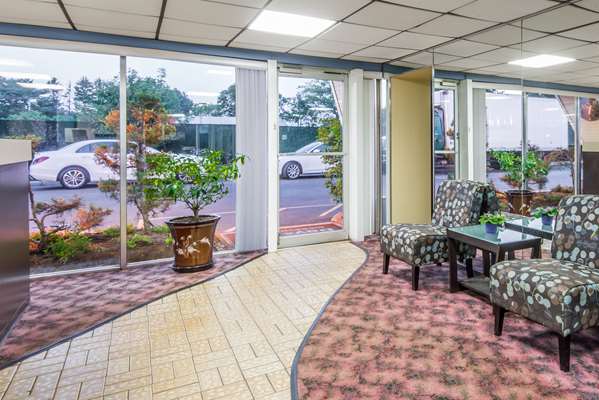  - Days Inn Hicksville