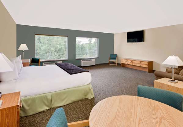 Suite - Days Inn Cadillac