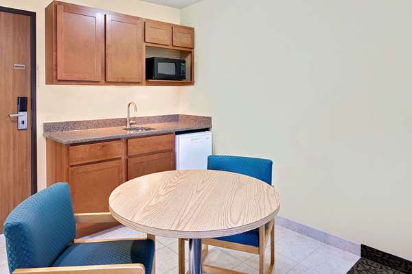 Suite - Days Inn Cadillac