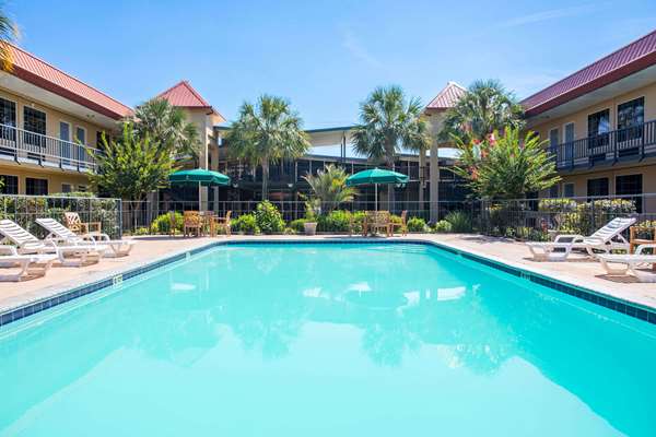 Pool - Days Inn Leesville
