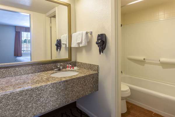  - Days Inn Leesville