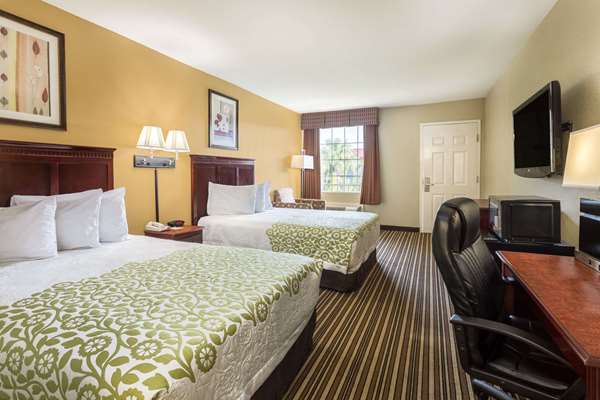  - Days Inn Leesville