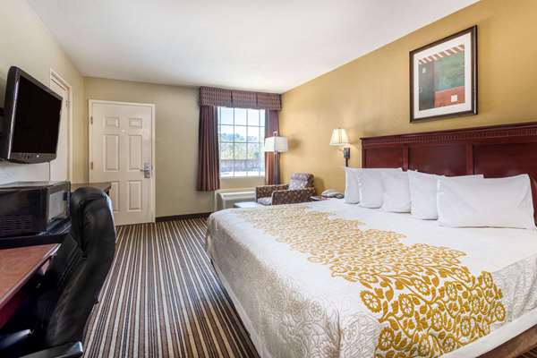  - Days Inn Leesville
