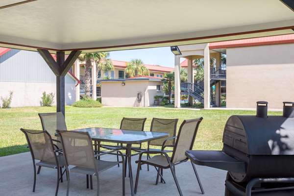  - Days Inn Leesville