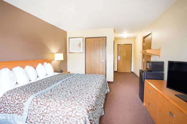  - Days Inn Evansdale - I-380, Exit 68