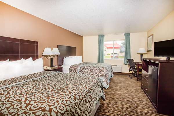  - Days Inn Evansdale - I-380, Exit 68