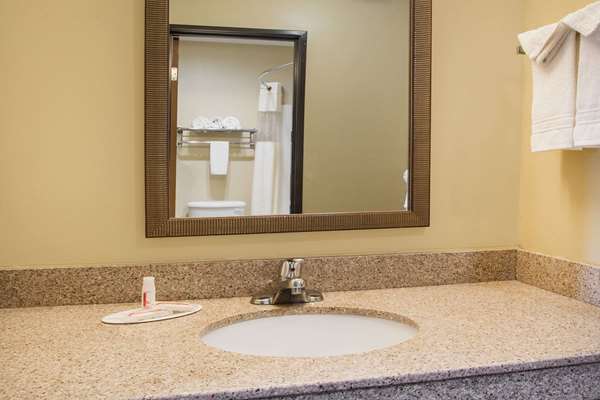  - Days Inn Evansdale - I-380, Exit 68