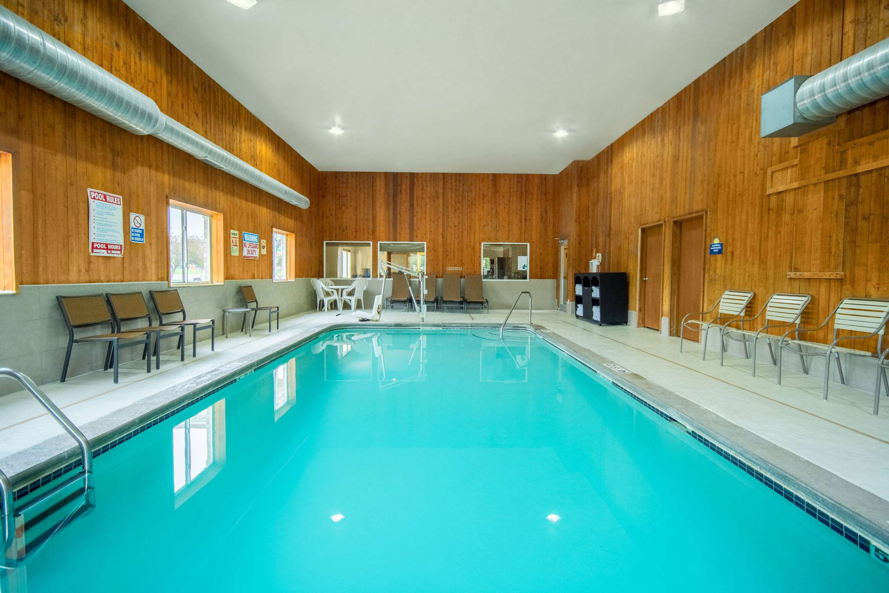 Pool - indoor | Days Inn by Wyndham Evansdale Waterloo