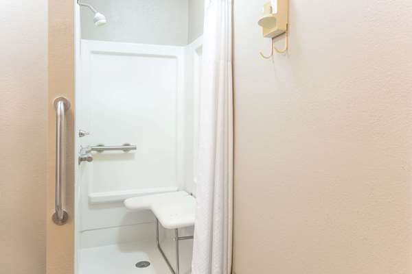  - Days Inn Forest - I-20, Exit 88