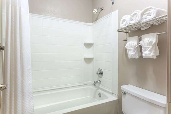  - Days Inn Forest - I-20, Exit 88