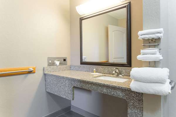  - Days Inn Forest - I-20, Exit 88