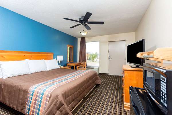  - Days Inn Forest - I-20, Exit 88