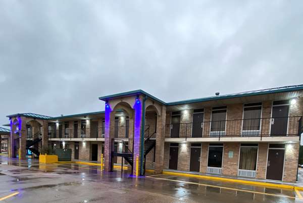 Exterior view - Days Inn Forest - I-20, Exit 88